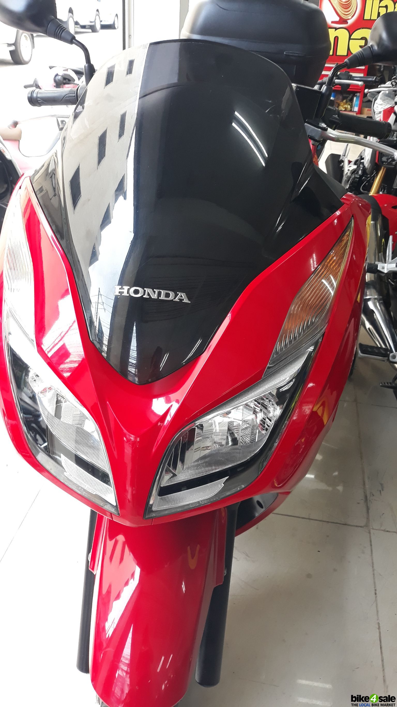 Honda Benelli Forza 300 